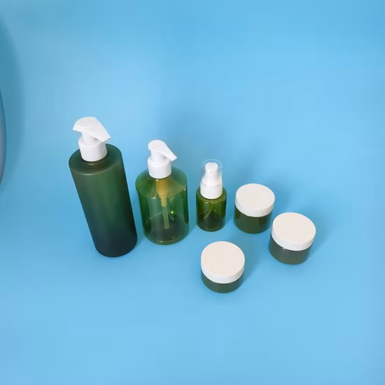 10% de descuento en envases cosméticos Tarro de crema de plástico transparente Tarro para mascotas de 50 g con tapa de plástico negra