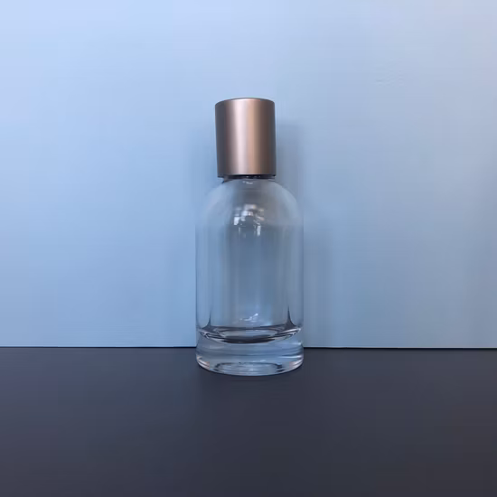 15ml 30ml 50ml Envases cosméticos de plástico Loción acrílica Pulverizador Bomba Botellas de vidrio Aerosol cosmético Botella de perfume de aluminio con logotipo personalizado